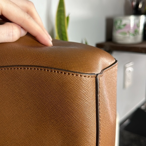 Michael Michael Kors Brown Jet Travel Purse - Picture 13 of 17